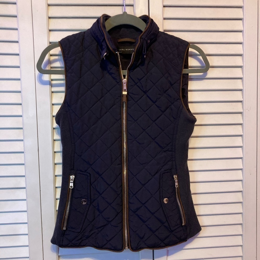 Zara Woman’s Navy Blue Diamond Quilted Puffer Vest Size Extra Small